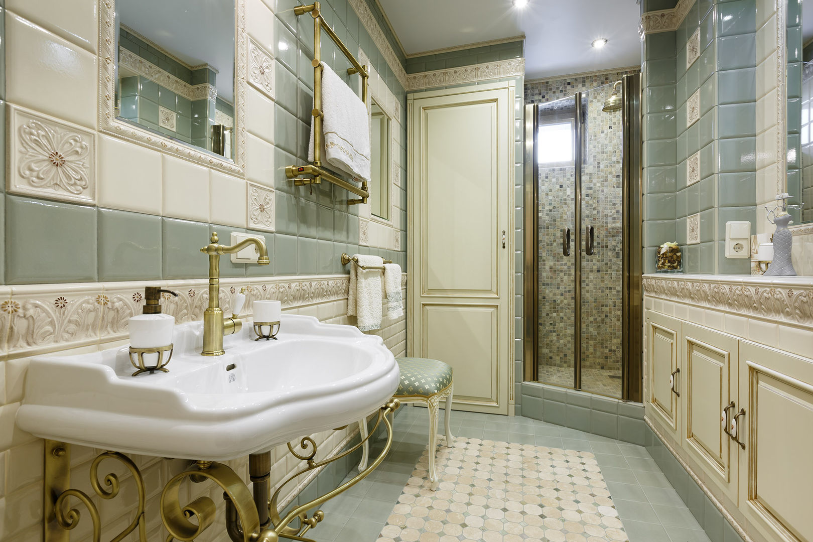 квартира на ВО, Галерный проезд д.5., Valeria Ganina Valeria Ganina Classic style bathroom