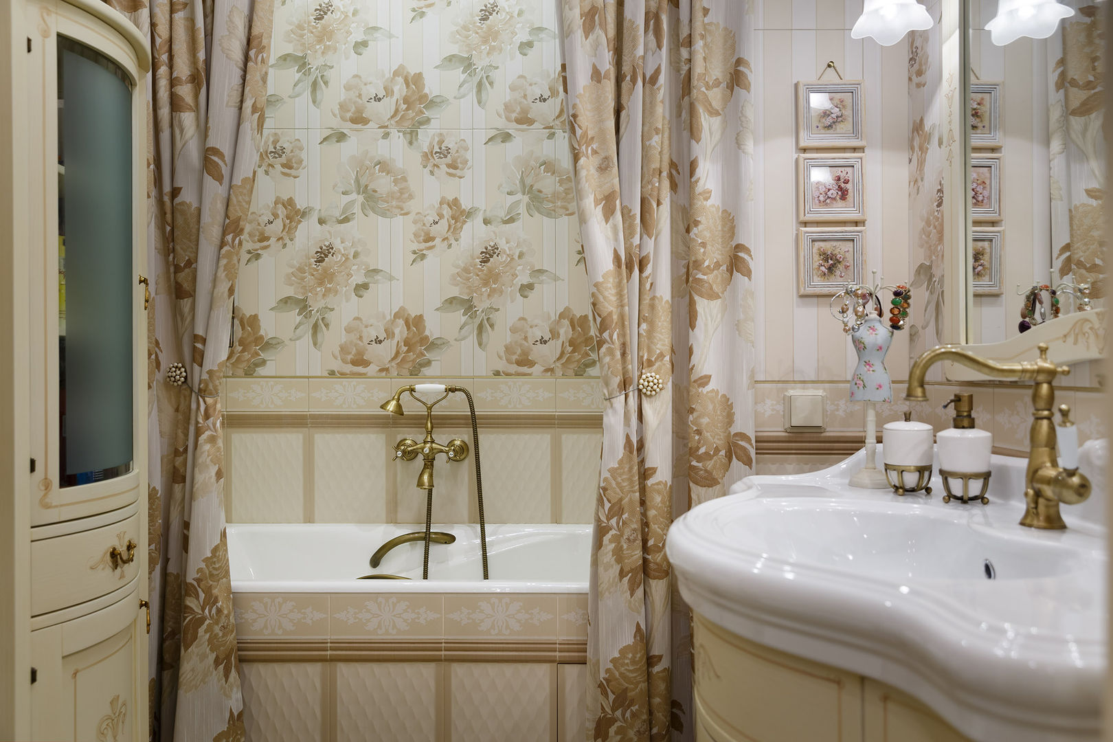 квартира на ВО, Галерный проезд д.5., Valeria Ganina Valeria Ganina Classic style bathroom