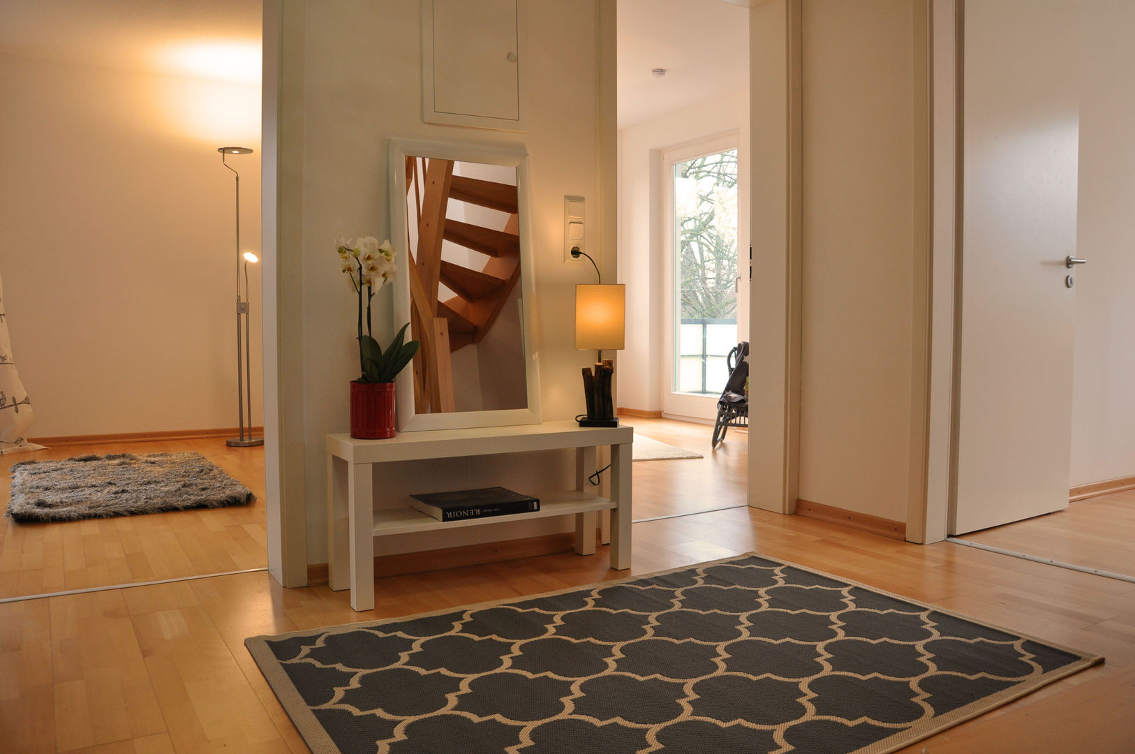 3-Zimmer-Maisonette-Wohnung in Hamburg-Marienthal, Optimmo Home Staging Optimmo Home Staging Couloir, entrée, escaliers modernes
