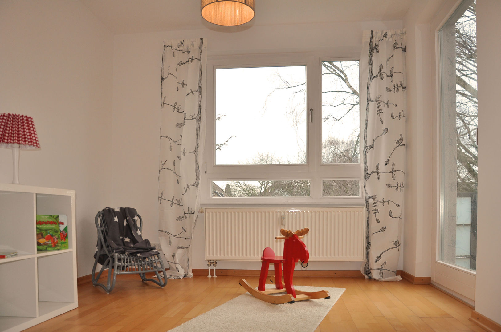 3-Zimmer-Maisonette-Wohnung in Hamburg-Marienthal, Optimmo Home Staging Optimmo Home Staging Habitaciones para niños de estilo moderno