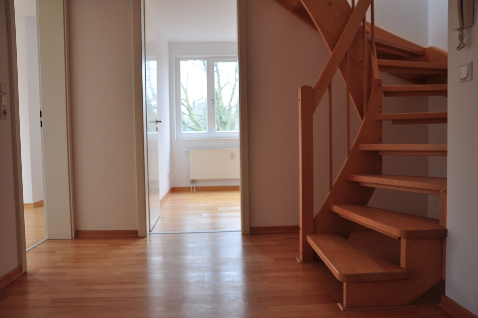 3-Zimmer-Maisonette-Wohnung in Hamburg-Marienthal, Optimmo Home Staging Optimmo Home Staging Modern Corridor, Hallway and Staircase