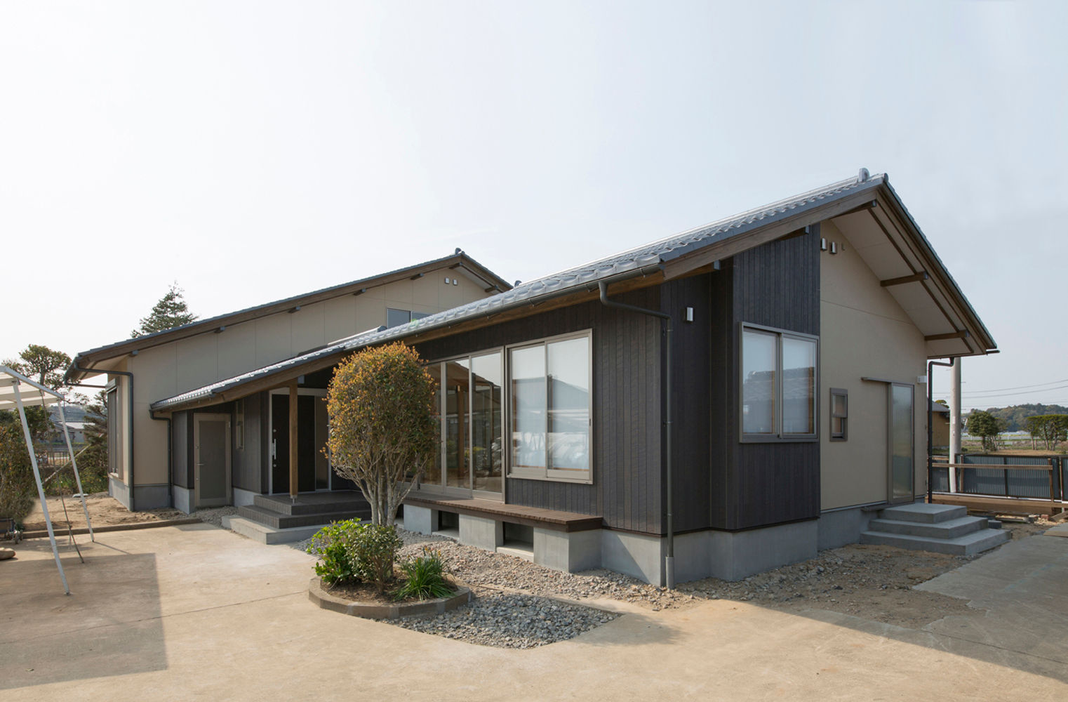 郊外の家, 有限会社 宮本建築アトリエ 有限会社 宮本建築アトリエ Casas de estilo asiático