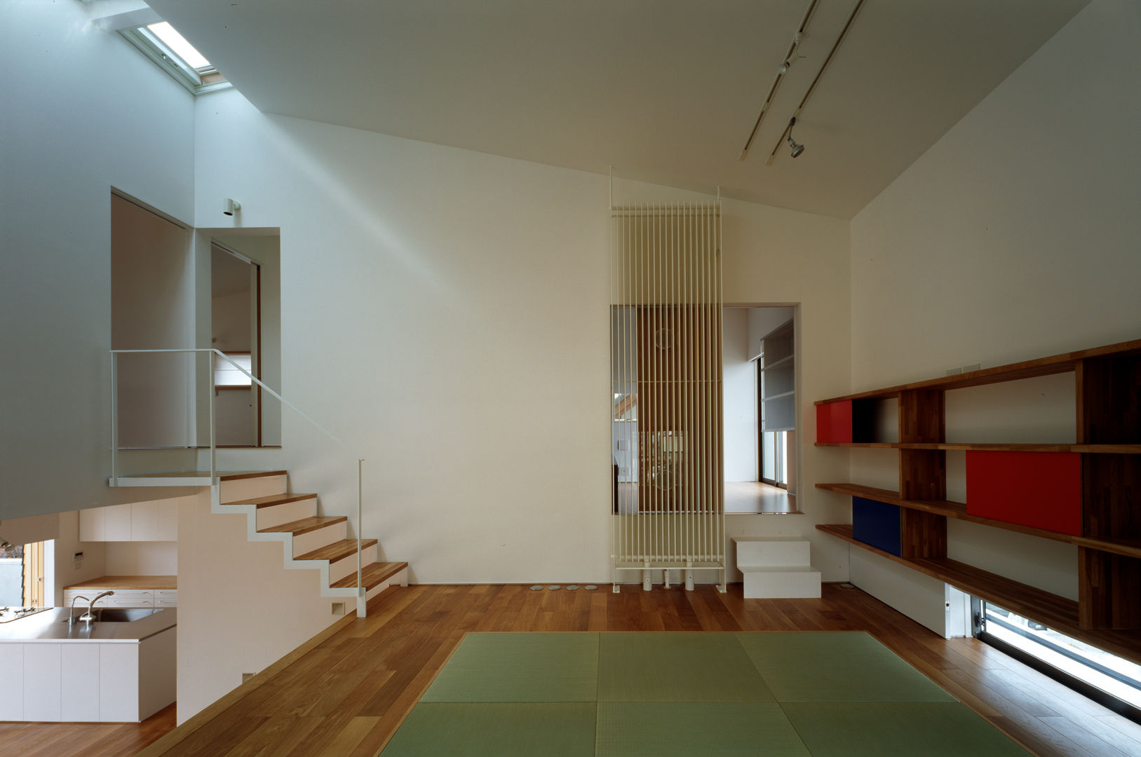 八幡町の家, 桐山和広建築設計事務所 桐山和広建築設計事務所 Modern living room