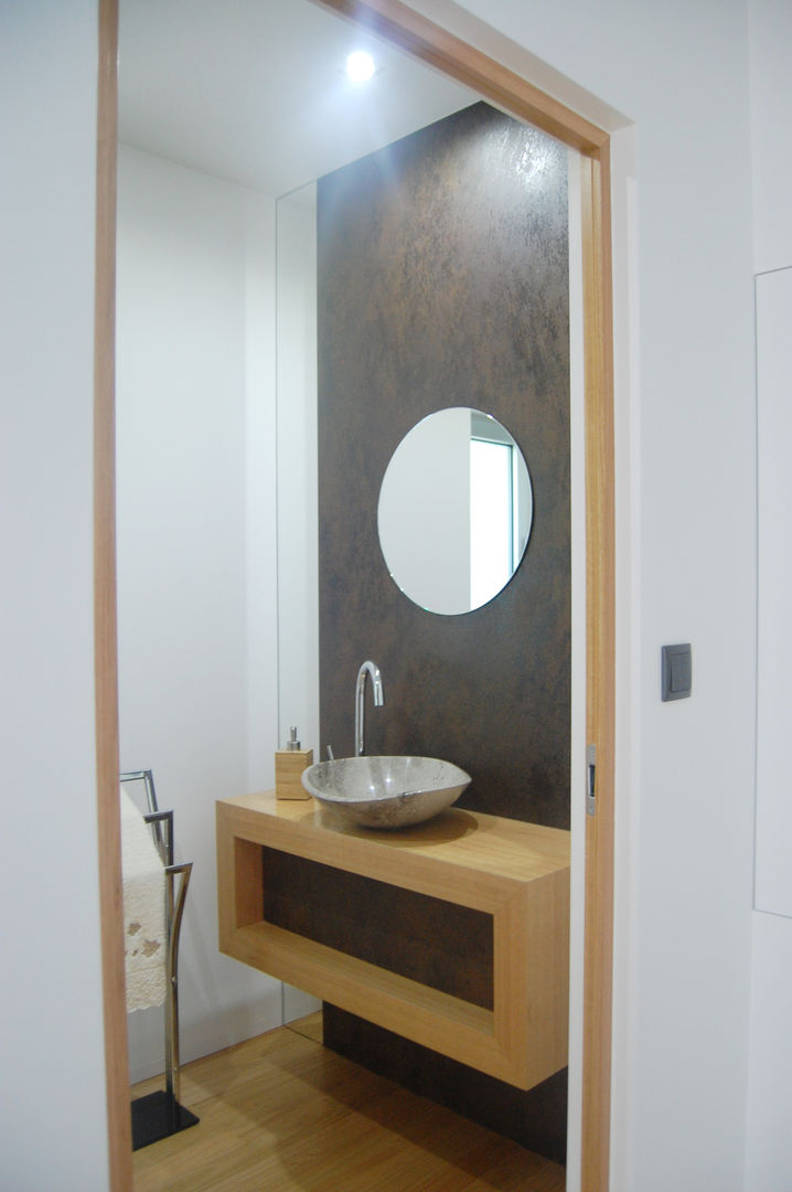 Bathroom furniture, KUUK KUUK Baños de estilo moderno Tablero DM Botiquines