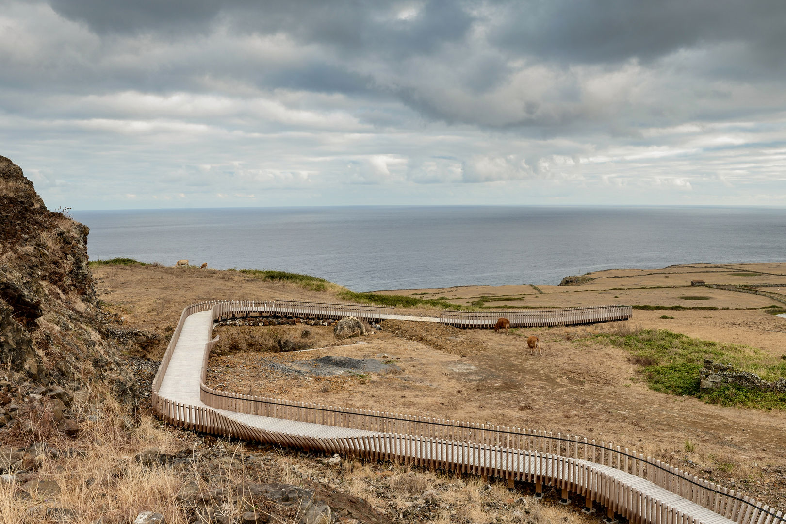 Requalificação Paisagística da Pedreira do Campo, Monteiro, Resendes & Sousa Arquitectos lda. Monteiro, Resendes & Sousa Arquitectos lda. Kırsal Bahçe