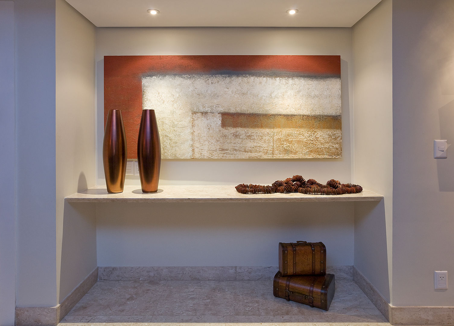 Apartamento AD, Isabela Canaan Arquitetos e Associados Isabela Canaan Arquitetos e Associados Modern Corridor, Hallway and Staircase