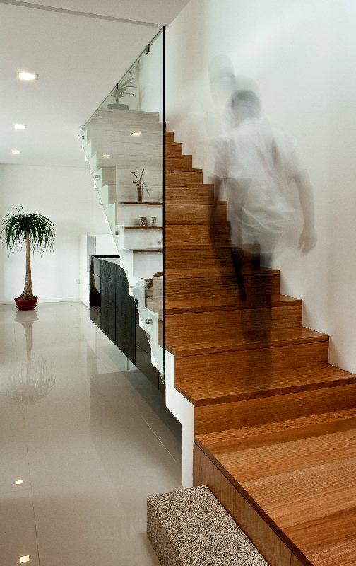 Casa MS, 136F - Arquitectos 136F - Arquitectos Modern corridor, hallway & stairs