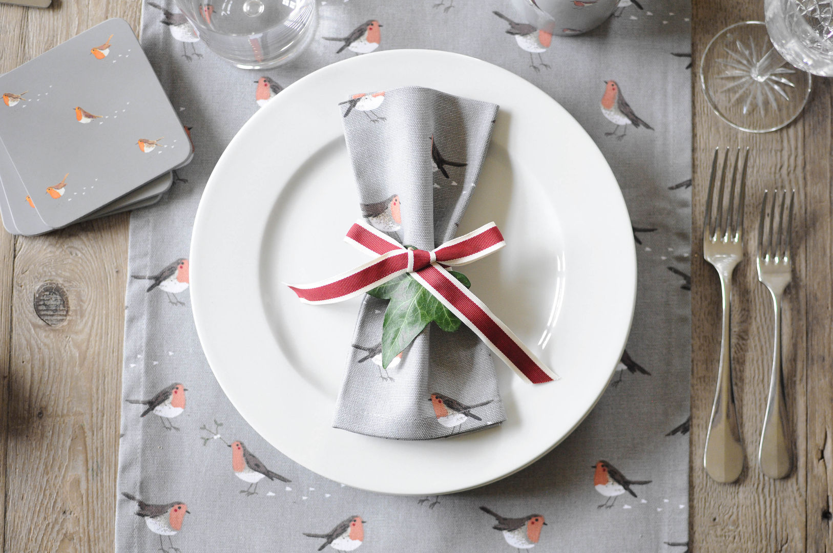 Robin & Mistletoe Christmas collection homify Esszimmer im Landhausstil Baumwolle Rot Accessoires und Dekoration