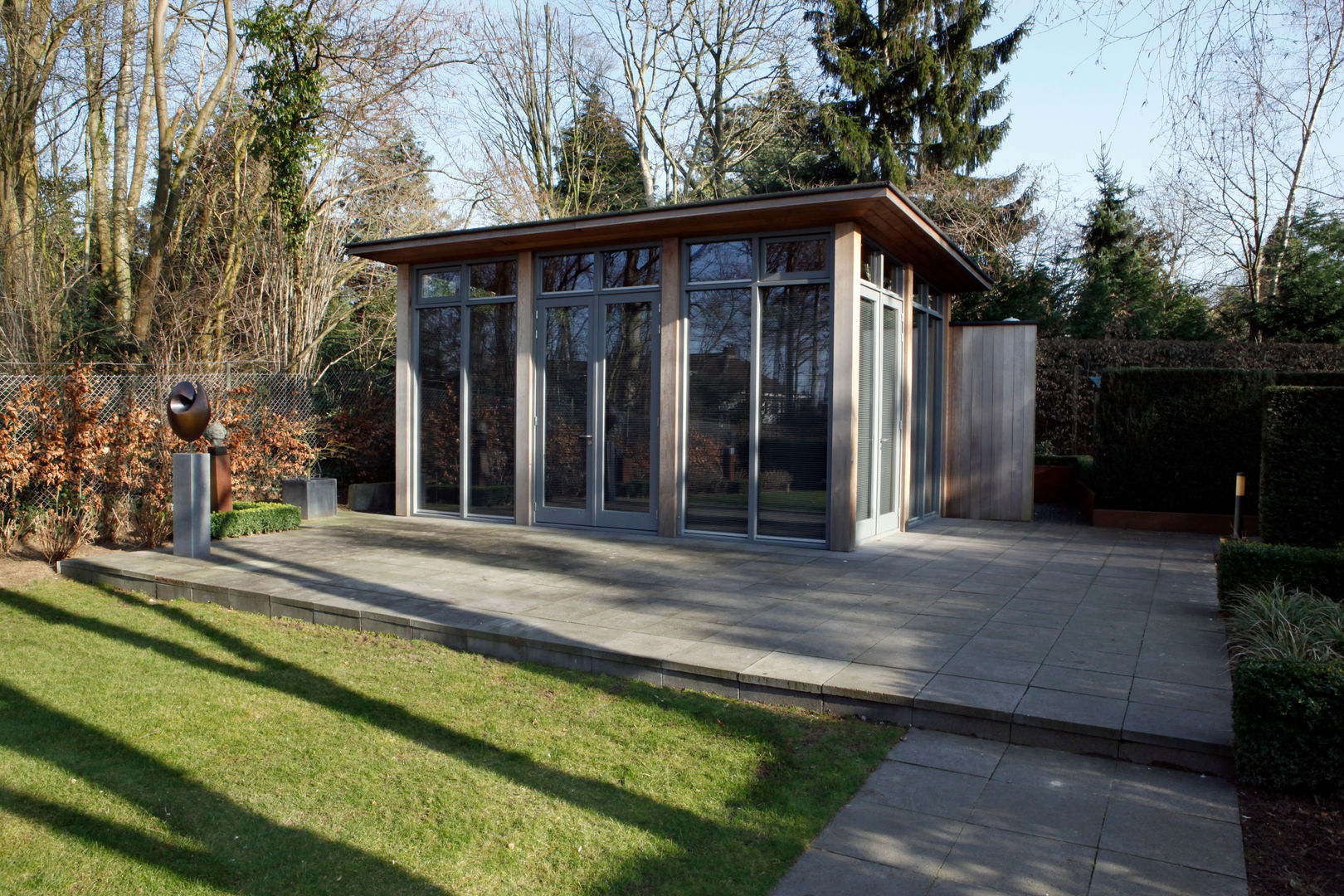 Atelier te Sittard, Joost Pennings Architect Joost Pennings Architect Escritórios modernos Madeira Acabamento em madeira