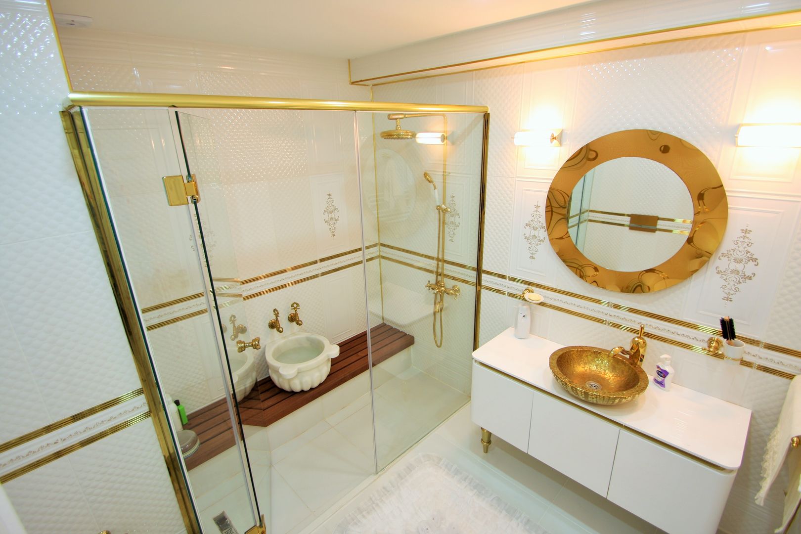 Apartment, Murat Aksel Architecture Murat Aksel Architecture Country style bathroom Copper/Bronze/Brass Fittings