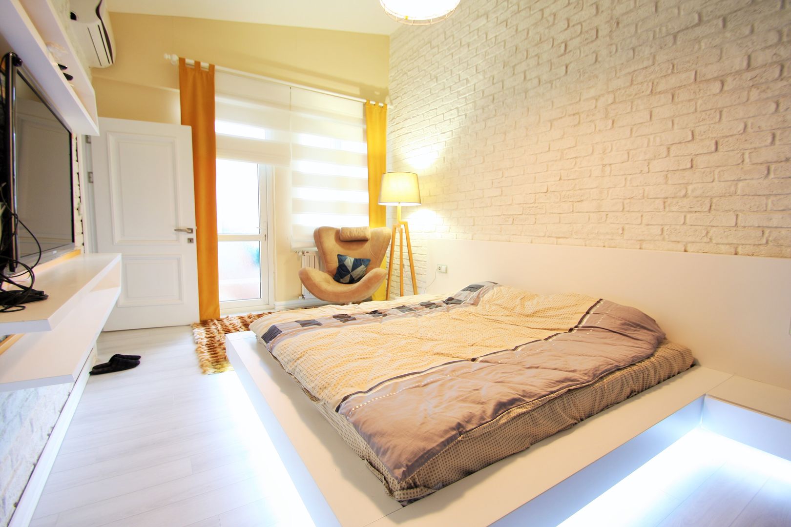 Apartment, Murat Aksel Architecture Murat Aksel Architecture Modern style bedroom Stone Beds & headboards