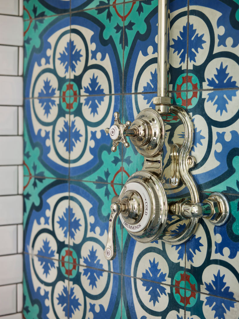 Victorian Terrace House, South-West London homify Salle de bain méditerranéenne