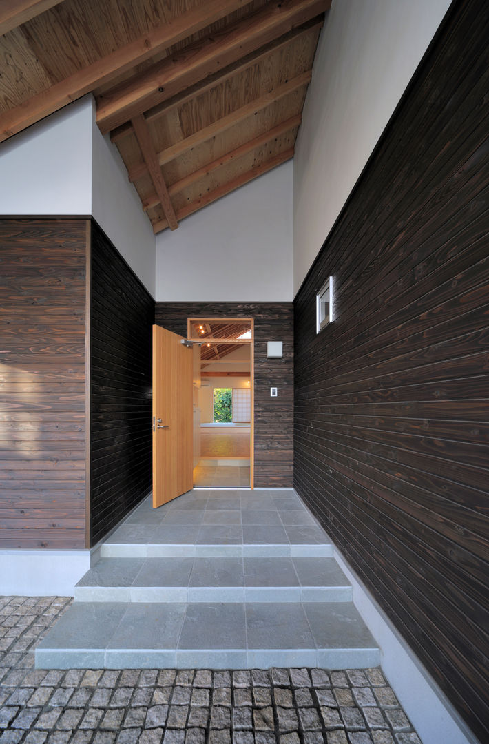 月輪の家, FuruichiKumiko ArchitectureDesignOffice FuruichiKumiko ArchitectureDesignOffice أبواب Doors