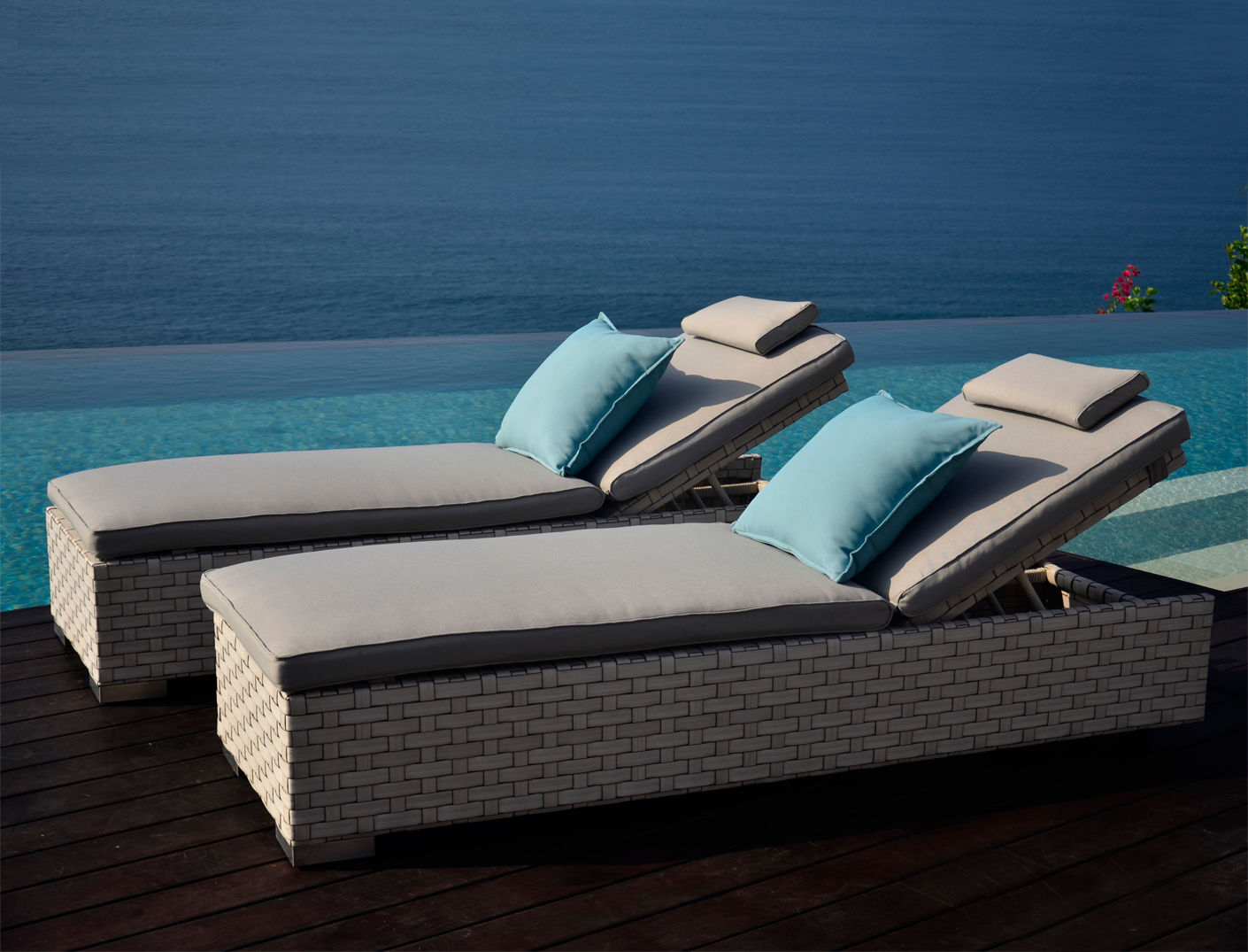 MONTE CARLO MODULARES LOUNGESET, Villa tectona GmbH Villa tectona GmbH Modern style gardens Rattan/Wicker Turquoise Furniture