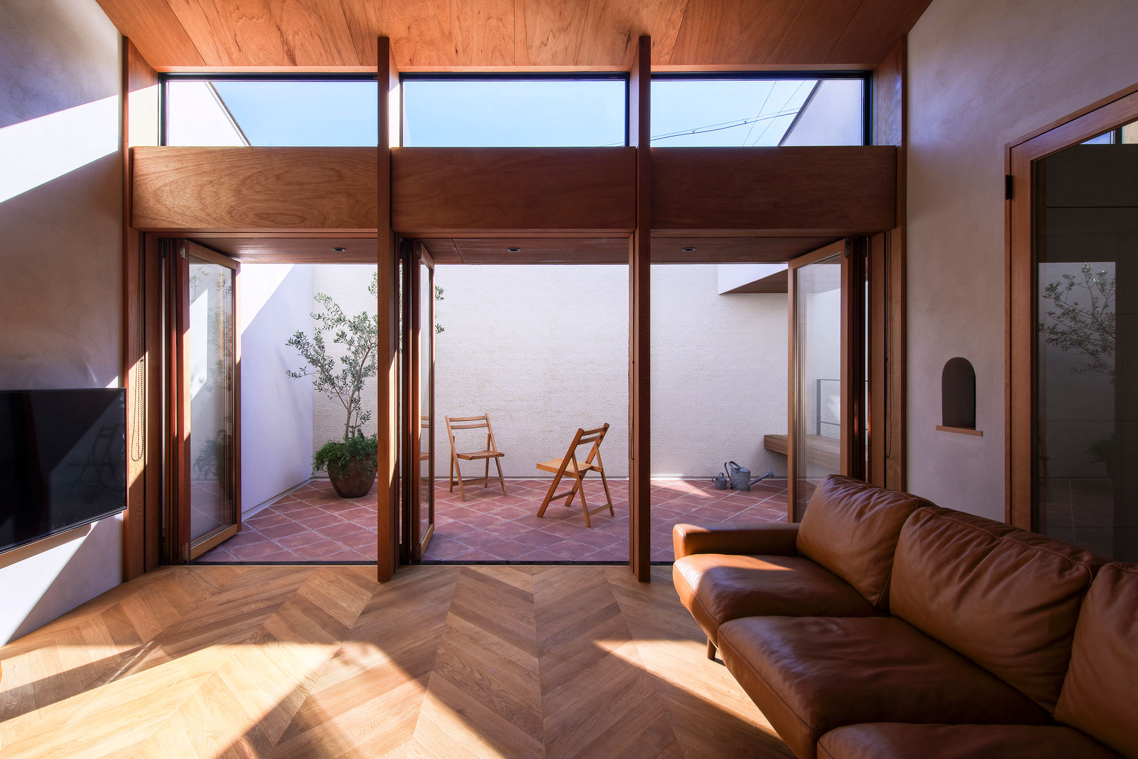 桑名の家, Nobuyoshi Hayashi Nobuyoshi Hayashi Balcones y terrazas modernos: Ideas, imágenes y decoración