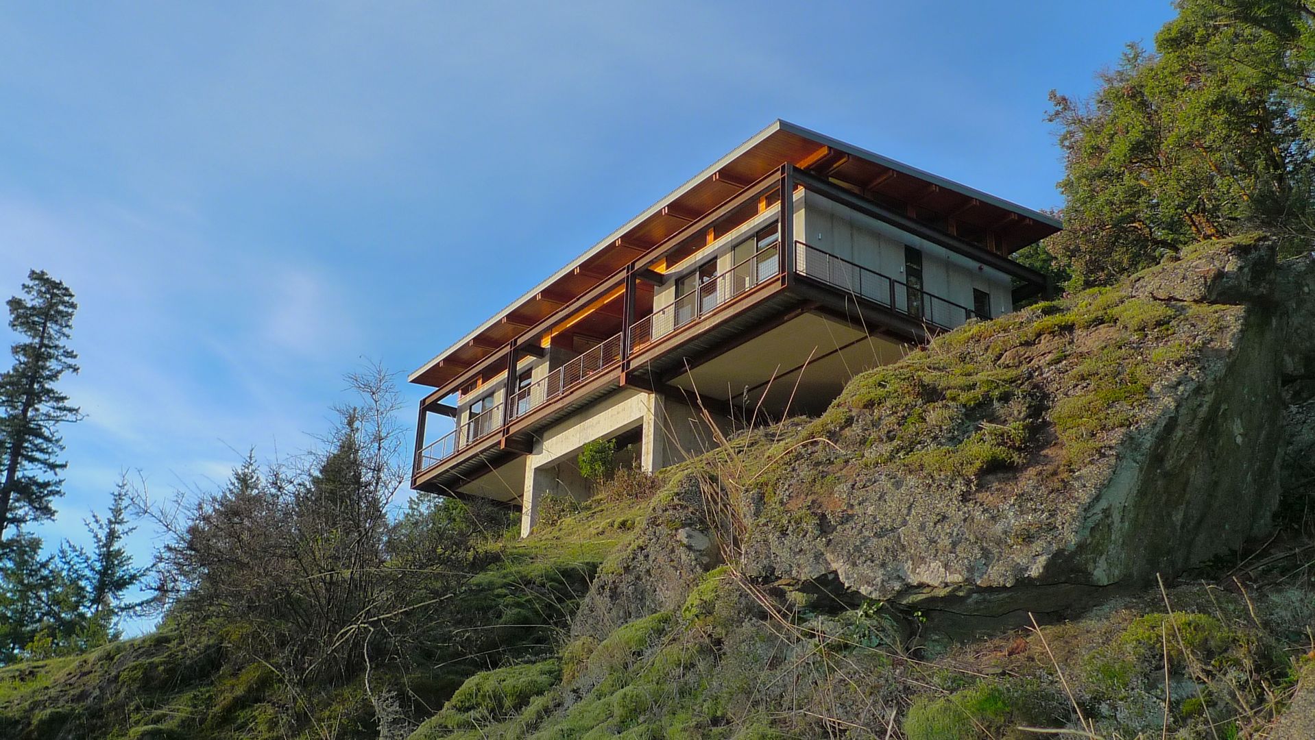 Buck Mountain House, Indigo, USA | Viroc, Viroc Viroc Paredes y suelos de estilo rural