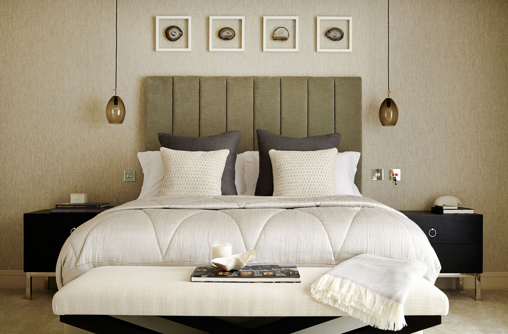 Master Bedroom homify Eclectic style bedroom Beds & headboards