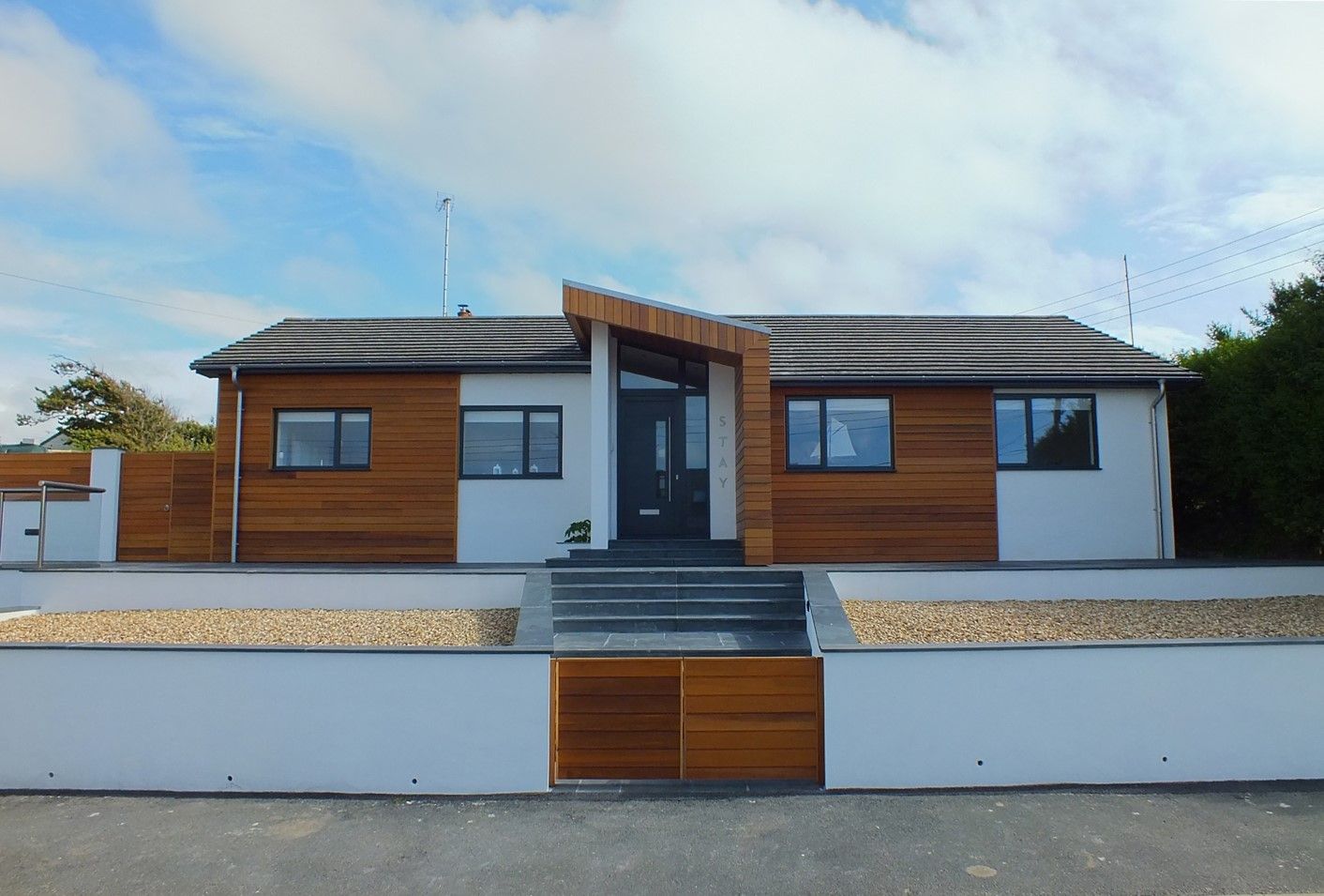 Stay House Remodel, Widemouth Bay, Cornwall homify Дома в стиле модерн