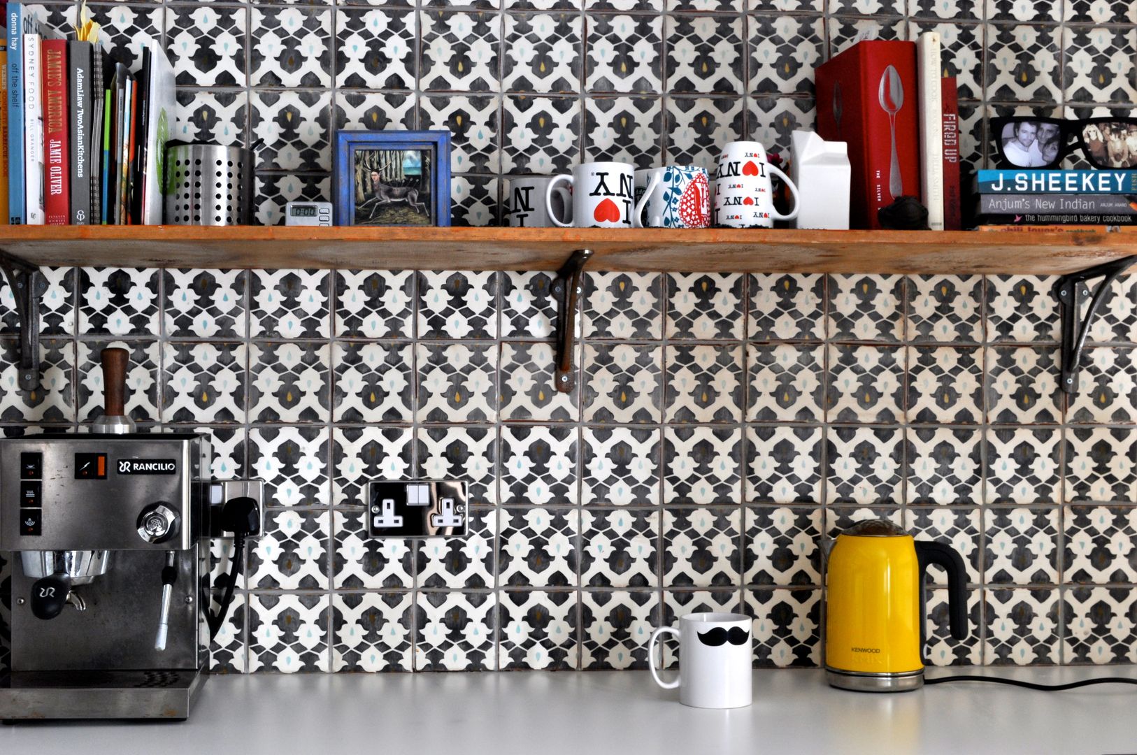 homify Modern kitchen Accessories & textiles