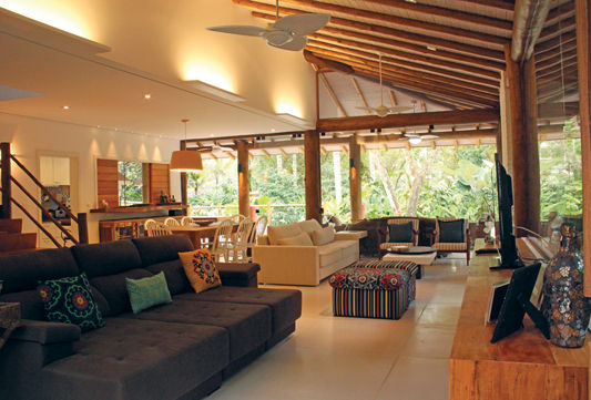 CASA INTEGRADA AO VERDE, RAC ARQUITETURA RAC ARQUITETURA Rustic style living room