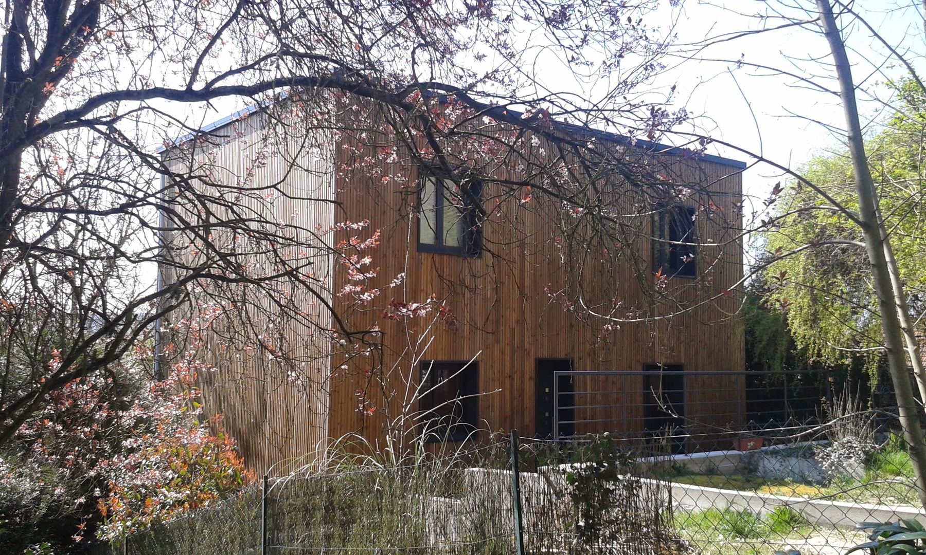 Sur-élévation à Ossature Bois, AADD+ AADD+ Casas de estilo moderno