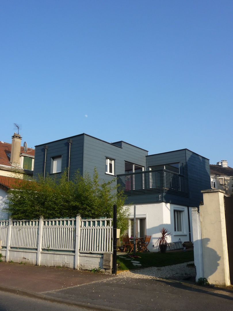 Sur-élévation en ossature bois traditionnelle, AADD+ AADD+ Casas modernas