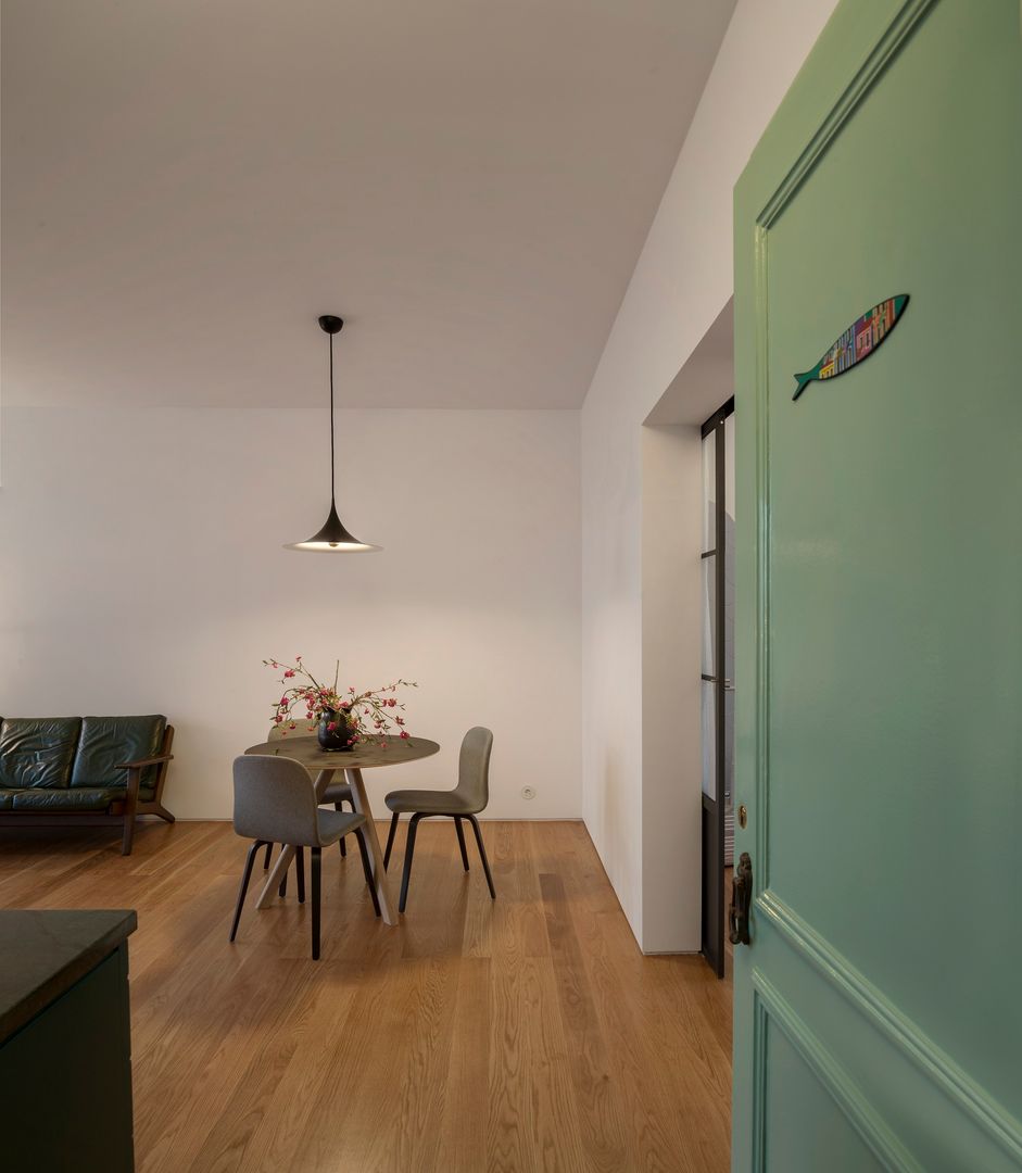 Príncipe real apartment lisbon, fala fala Moderne woonkamers