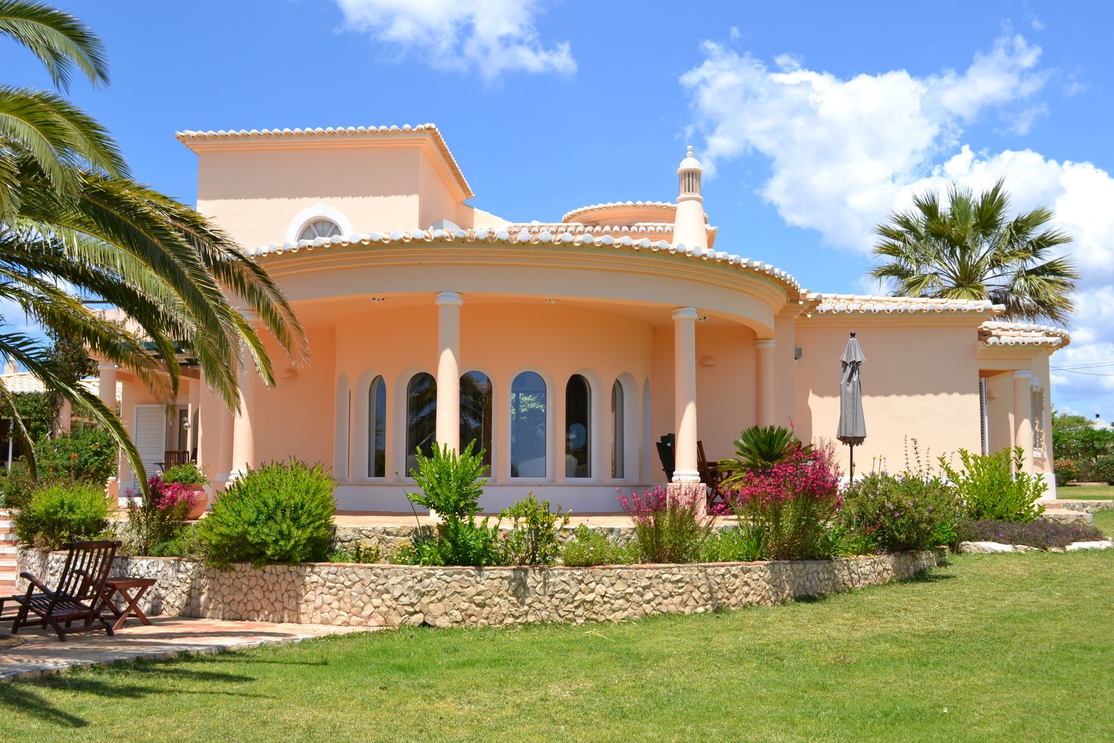 Exterior Painting RenoBuild Algarve Дома в средиземноморском стиле