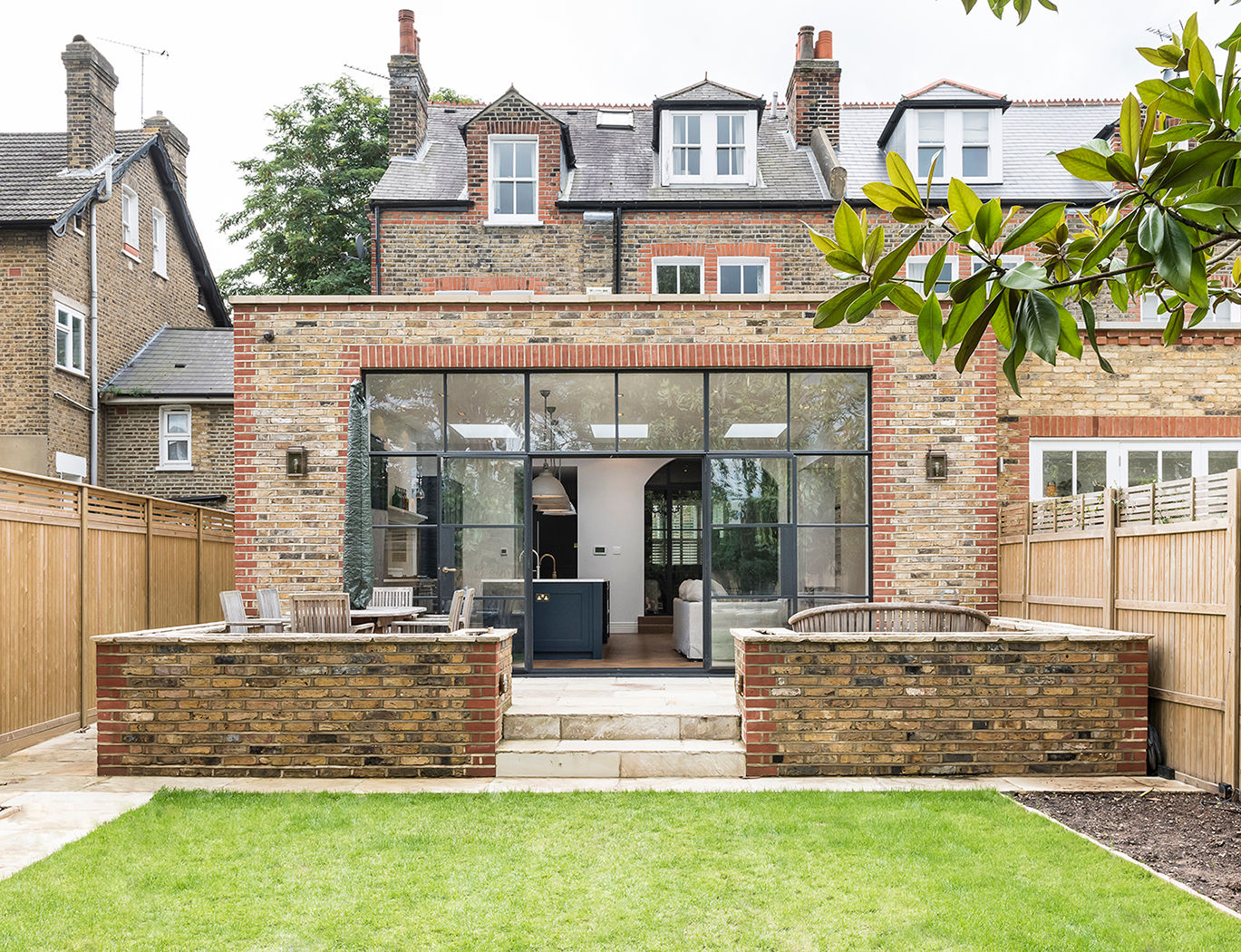 Full renovation on Trinity Road, London, Grand Design London Ltd Grand Design London Ltd Nhà