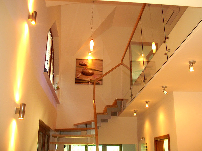 homify Modern Corridor, Hallway and Staircase