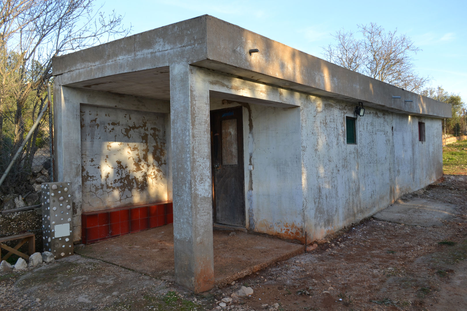 Facade Repair and Painting / Crack Repair System RenoBuild Algarve Casas de estilo mediterráneo