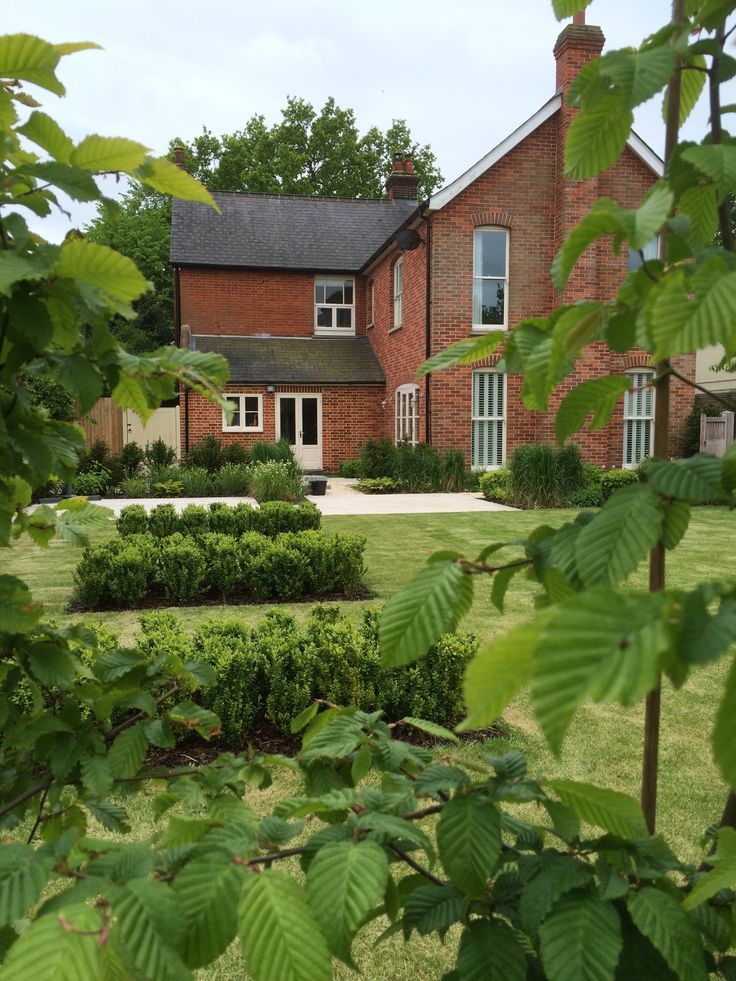 Stortford Road Aralia Klassischer Garten Ziegel