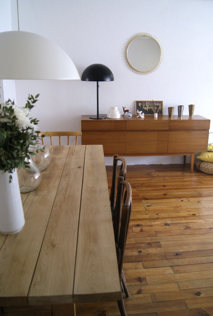 homify Scandinavian style dining room Wood Wood effect Dressers & sideboards