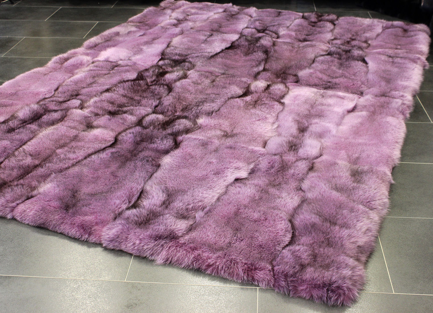 Exklusiver Fuchs Pelzteppich in rosa, Lars Paustian - International Fur Lars Paustian - International Fur Planchers Fourrure Blanc Tapis