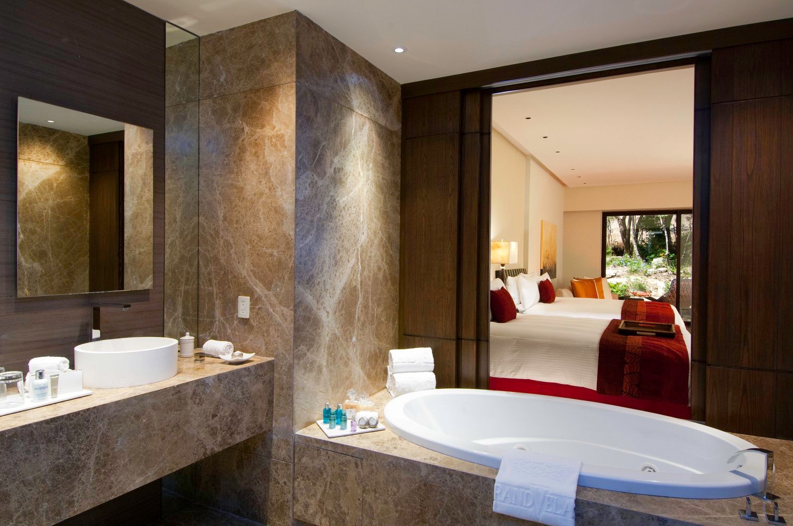 Grand Velas Riviera Maya / Velas Resorts., MC Design MC Design حمام رخام Bathtubs & showers