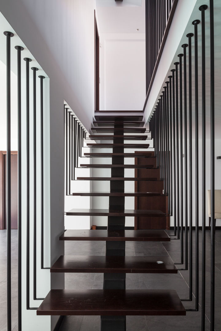 ML House JPS Atelier - Arquitectura, Design e Engenharia Corredores, halls e escadas modernos