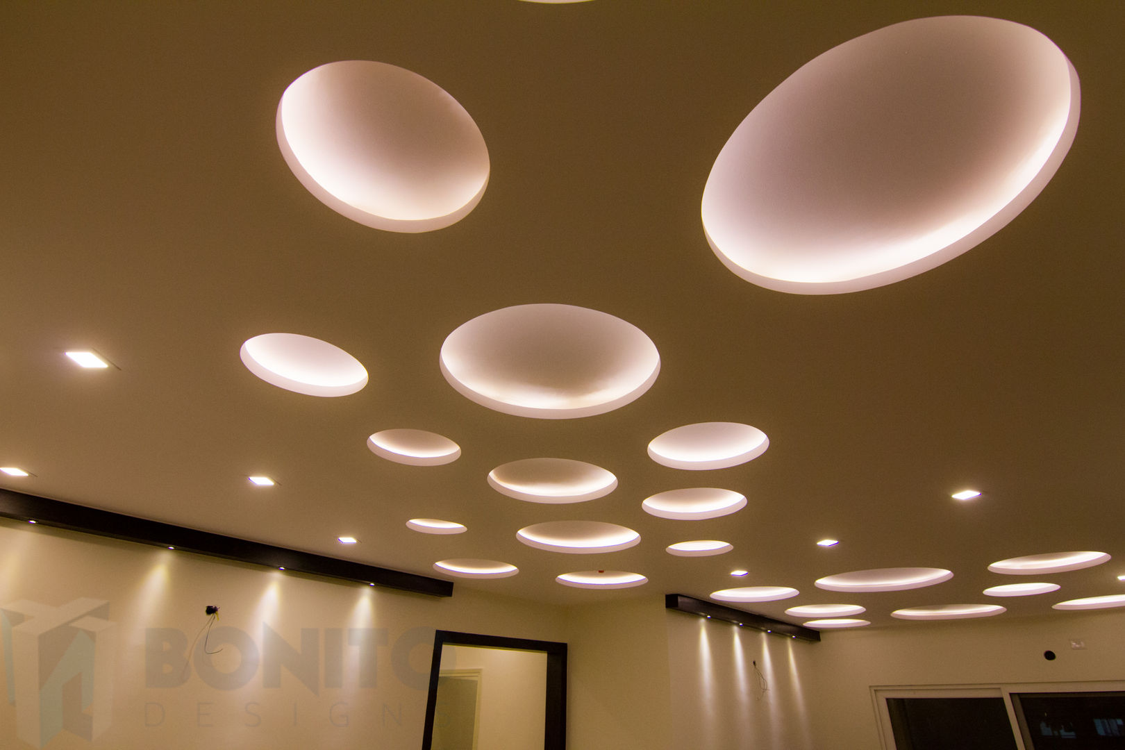 Living false ceiling homify Asian walls & floors