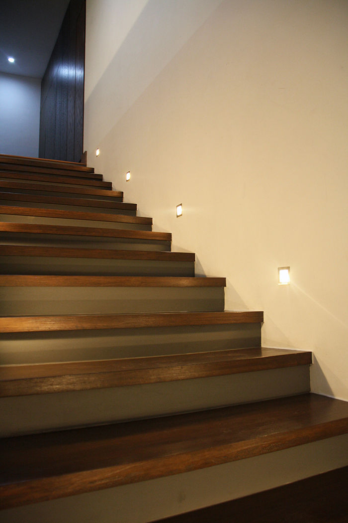 CASA PATIO, Narda Davila arquitectura Narda Davila arquitectura Modern corridor, hallway & stairs Wood Wood effect