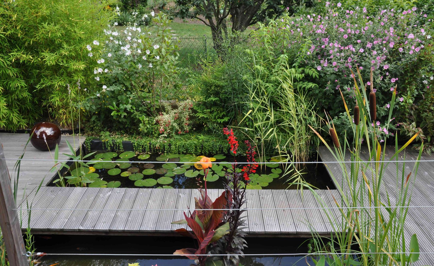 Création d'un extérieur zen et original pour l'été, Taffin Taffin Modern style gardens