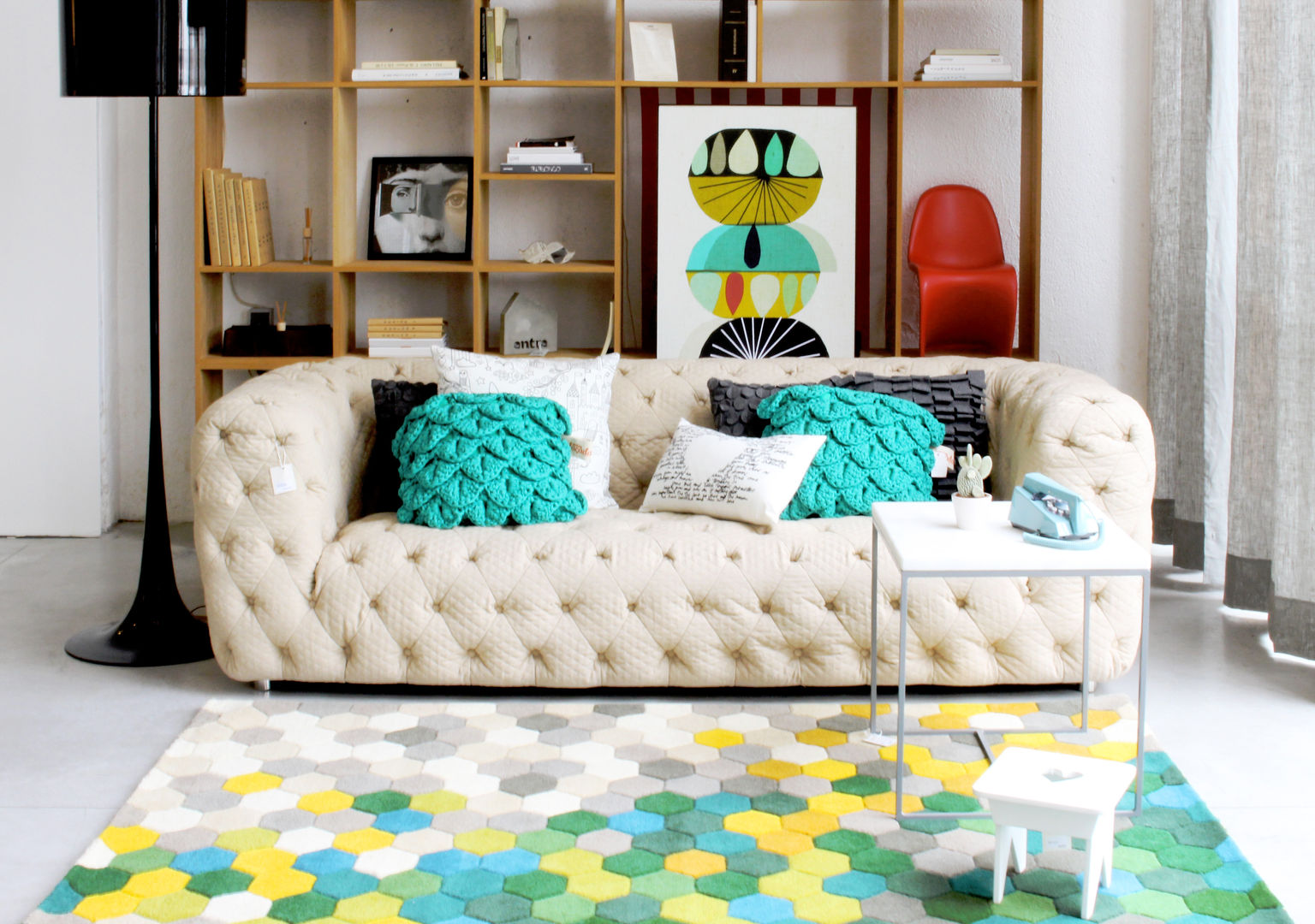 OUTONO E INVERNO, Entre Led e Design Entre Led e Design Ruang Keluarga Minimalis Tekstil Amber/Gold Sofas & armchairs