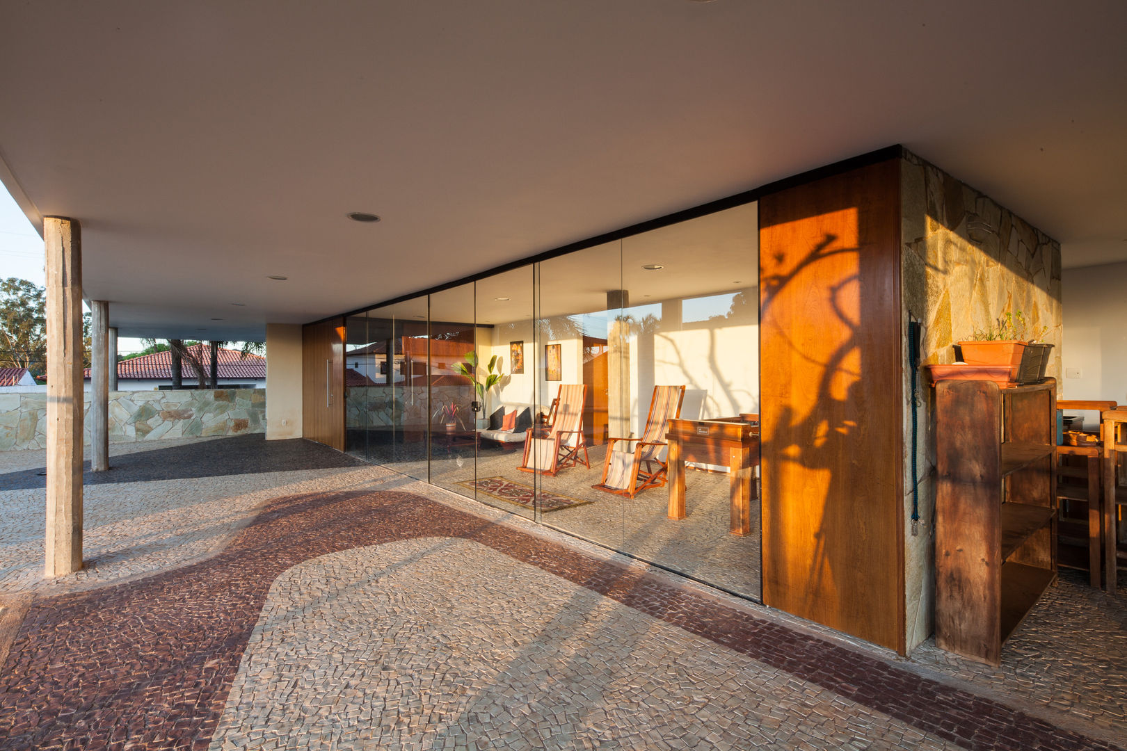 JPGN House, MGS - Macedo, Gomes & Sobreira MGS - Macedo, Gomes & Sobreira Modern style balcony, porch & terrace