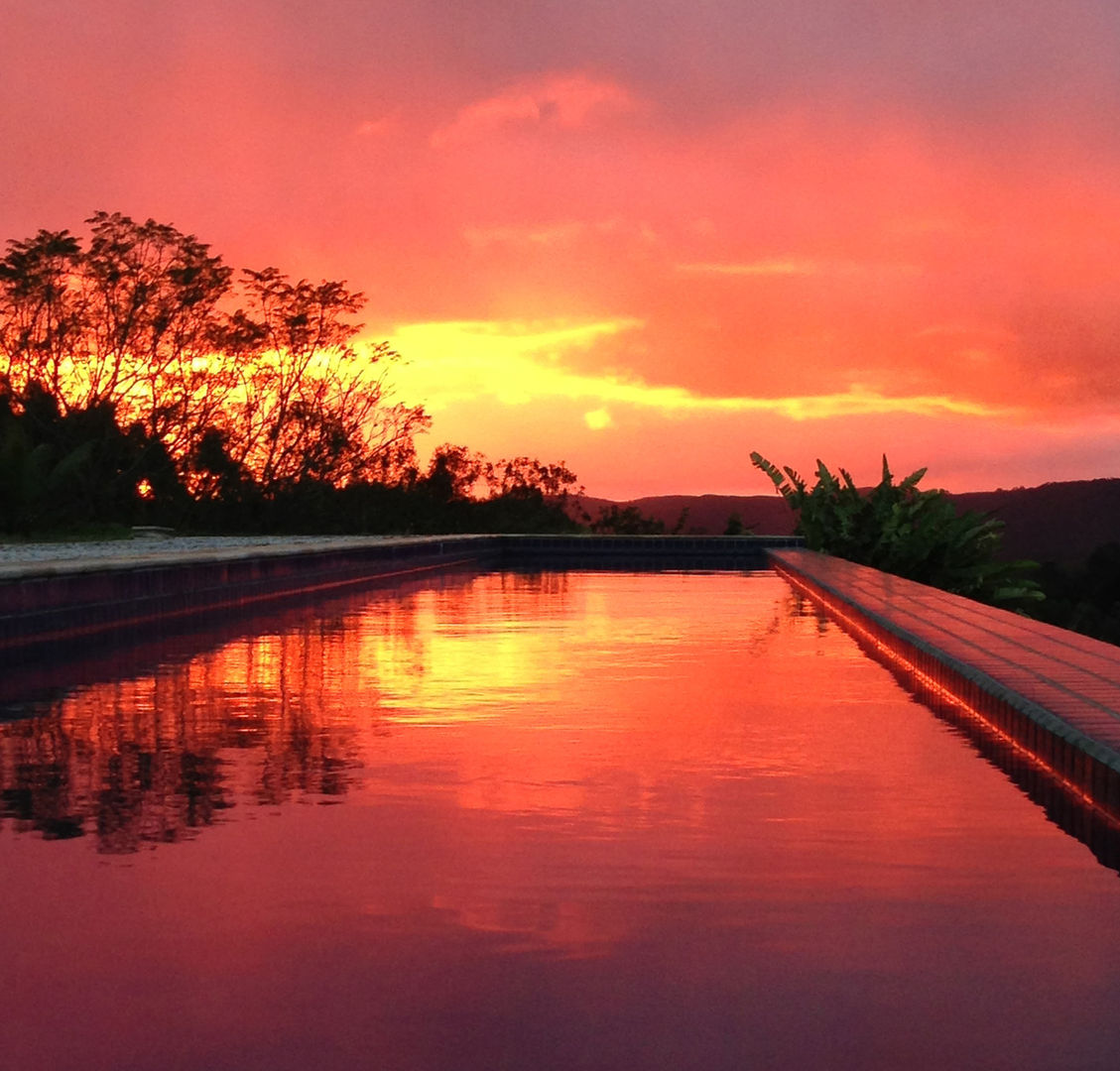 CASA CAB, DAVID ITO ARQUITETURA DAVID ITO ARQUITETURA Modern pool