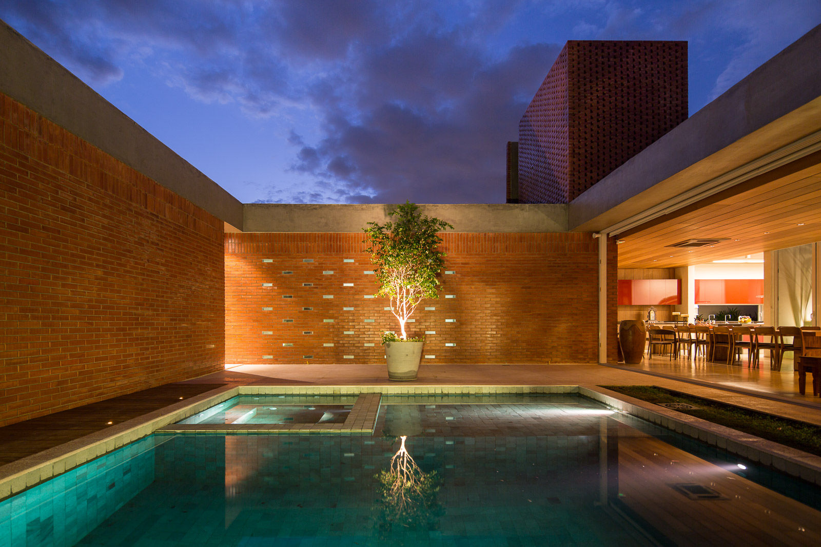 homify Modern pool