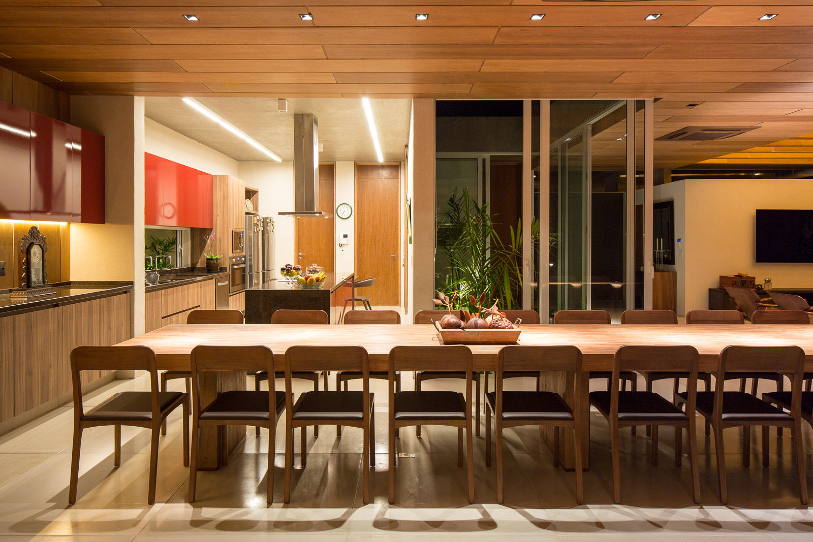 homify Modern dining room