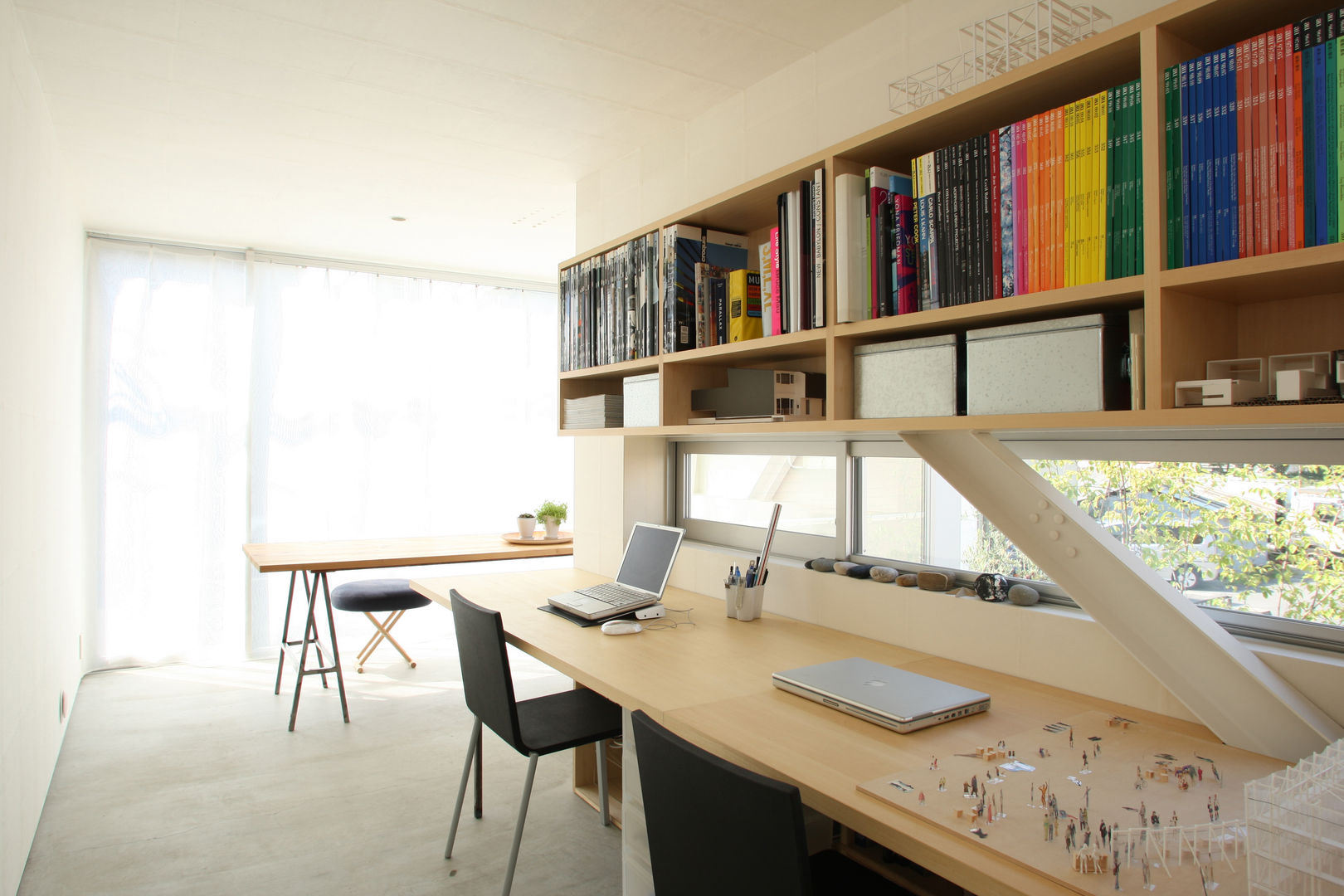 ミラボと実家 ／a couples working studio & their parents home, 3--lab 3--lab Modern study/office