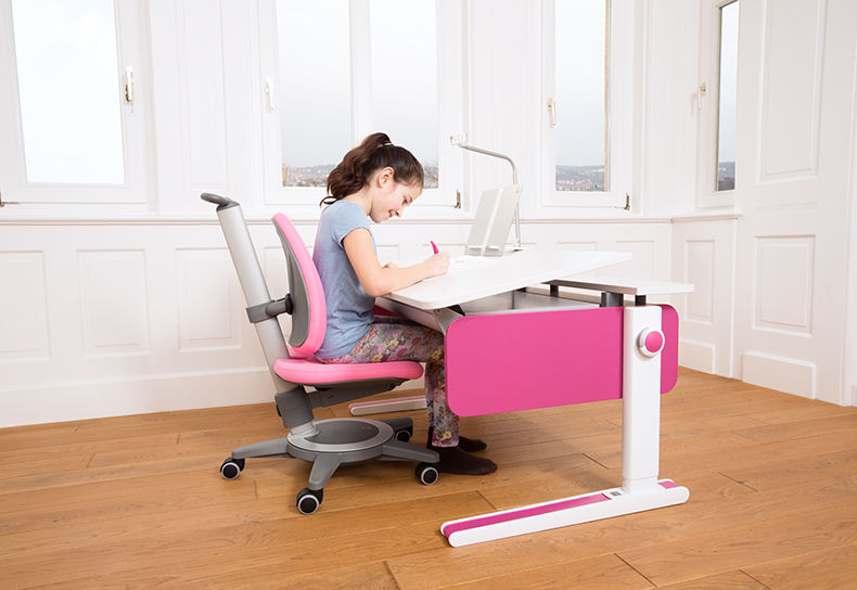 Bürostühle - Sattelstühle, ProSitzen + Wohnen - Leben mit Komfort ProSitzen + Wohnen - Leben mit Komfort モダンデザインの 子供部屋 机＆椅子
