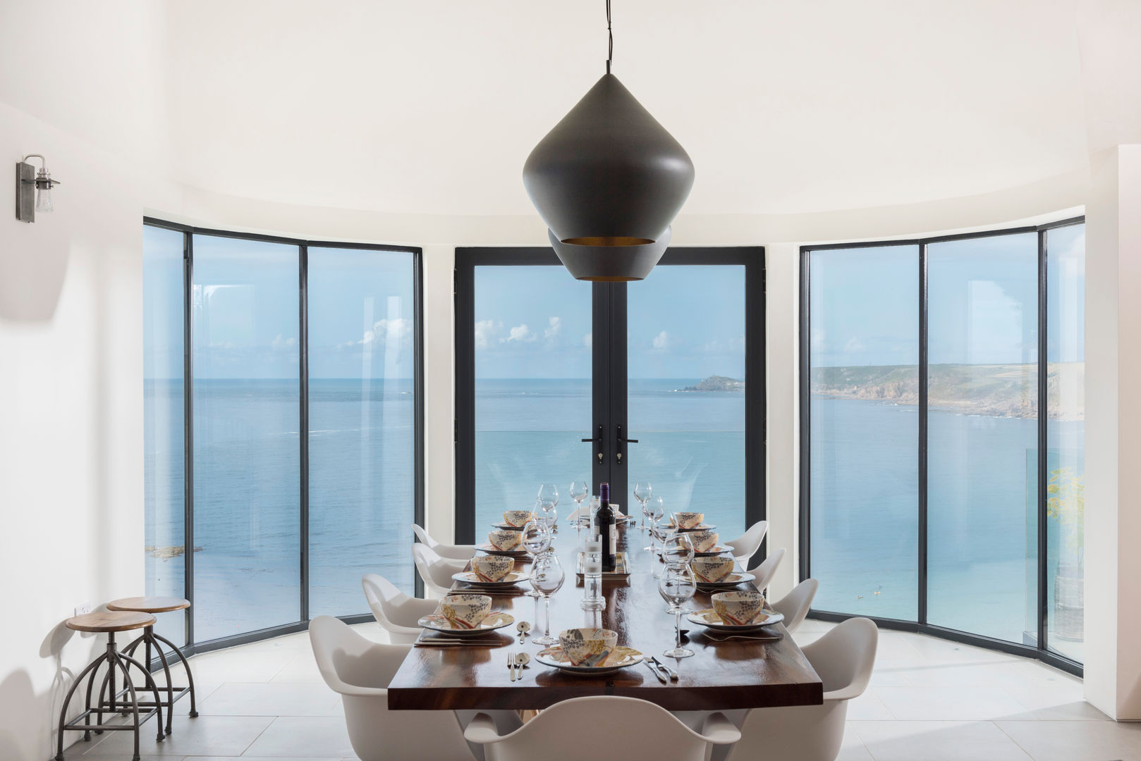 Gwel-An-Treth, Sennen Cove, Cornwall, Laurence Associates Laurence Associates Modern dining room