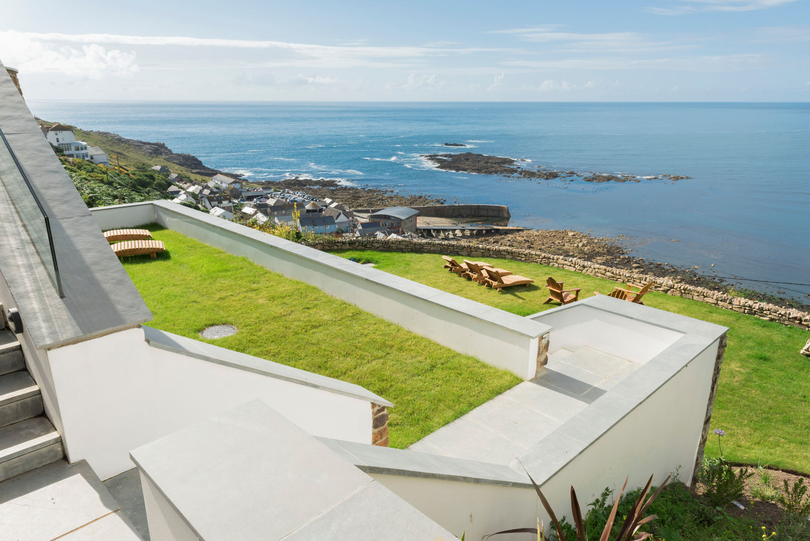 Gwel-An-Treth, Sennen Cove, Cornwall, Laurence Associates Laurence Associates Hiên, sân thượng phong cách hiện đại