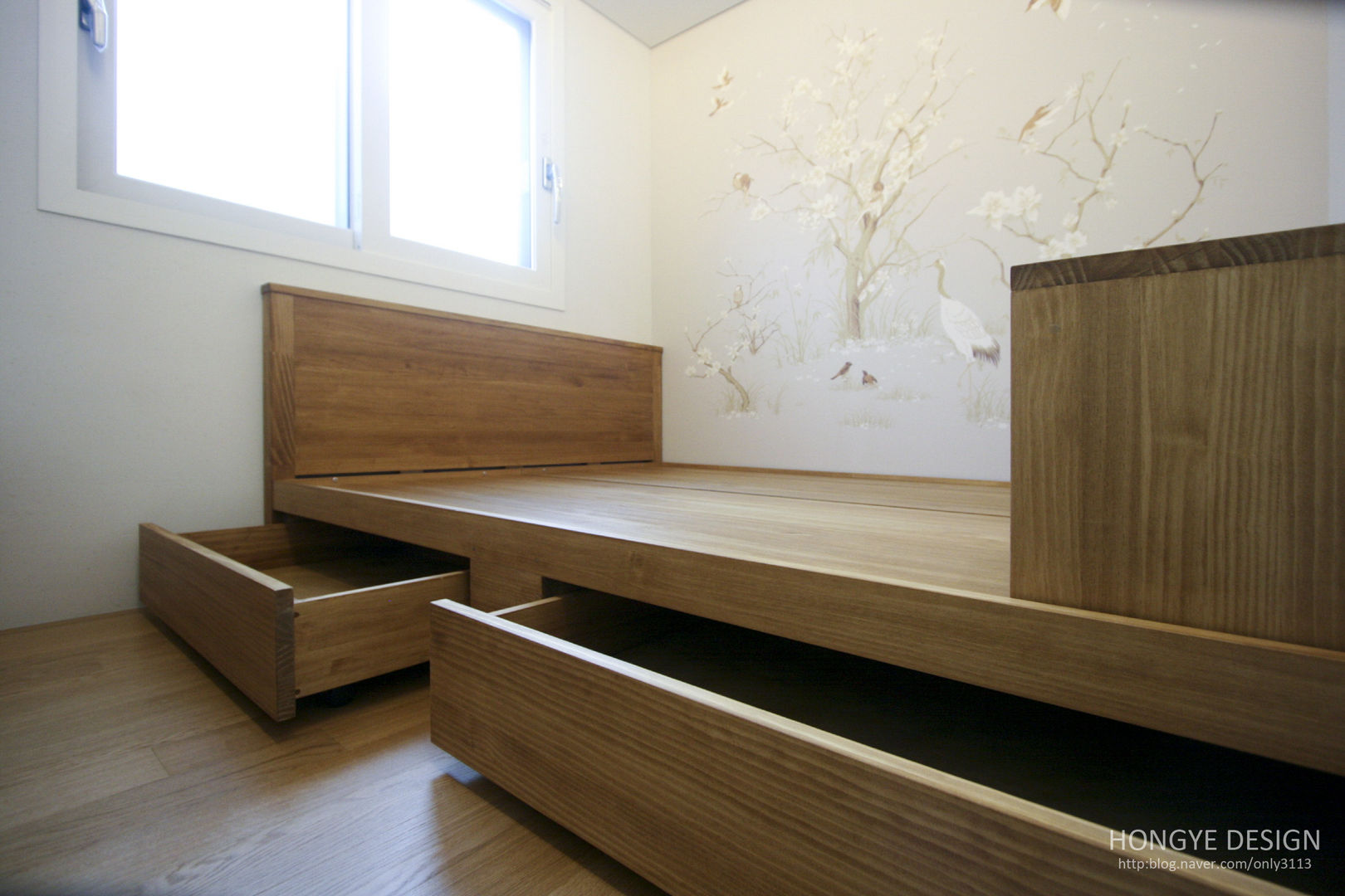 방안에 숨은책방, 작지만 효율적인 주택인테리어_26py, 홍예디자인 홍예디자인 Modern style bedroom