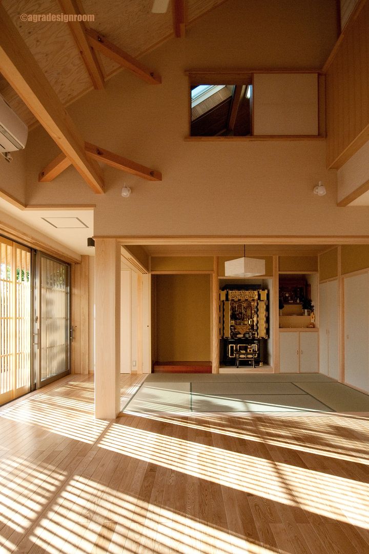 神沢の静かな家 (Casa tranquila en Kamisawa), アグラ設計室一級建築士事務所 agra design room アグラ設計室一級建築士事務所 agra design room Salas de estar campestres Acessórios e Decoração